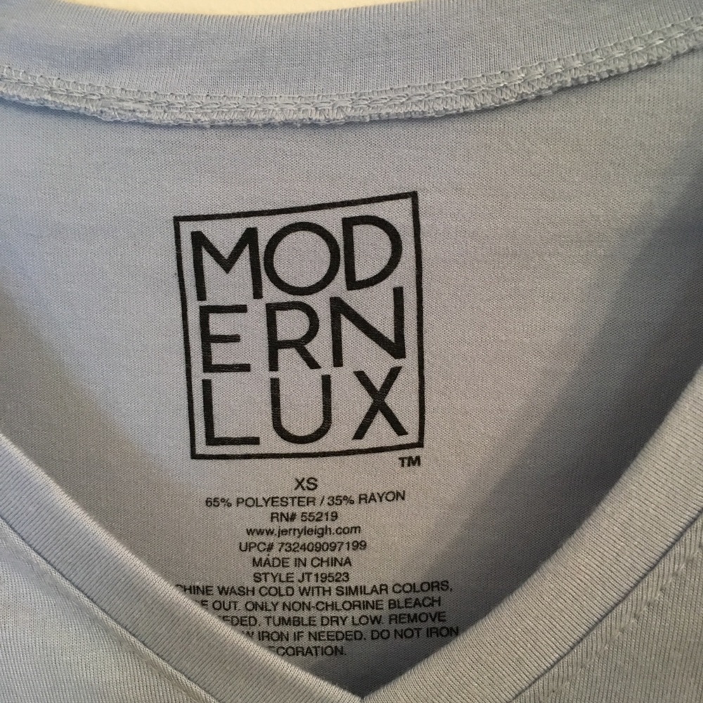 Modern Lux “The Best Vibes” Tee - Picture 3 of 4